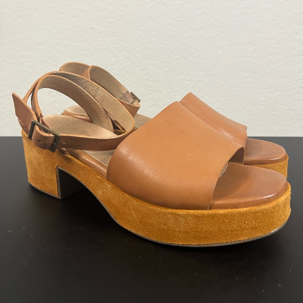 Seychelles Calming Influence Platform Sandals Tan Leather Buckle